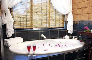 Zwahili Game Lodge & Spa