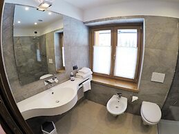 Chalet Alpina Hotel & Apartments