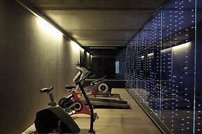 D-Hotel