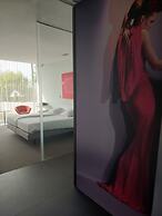 D-Hotel