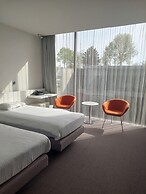 D-Hotel