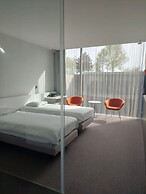D-Hotel