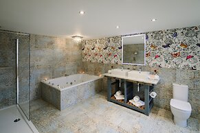 Grange Boutique Hotel