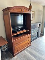 Rainbow Motor Inn - By the Falls