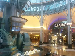 Rainbow Motor Inn - By the Falls