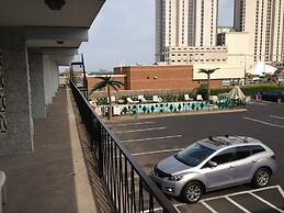 Rainbow Motor Inn - By the Falls