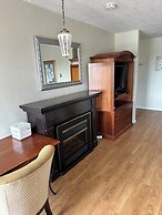 Rainbow Motor Inn - By the Falls