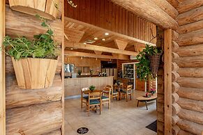 Logos hotel in Yad Hashmona