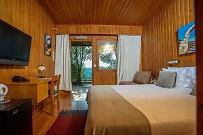 Logos hotel in Yad Hashmona