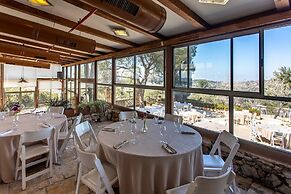 Logos hotel in Yad Hashmona