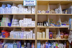 Logos hotel in Yad Hashmona