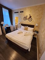 Hotel Millennium