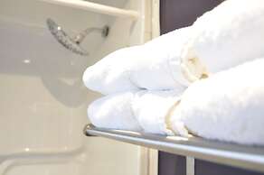 Moonlight Inn and Suites