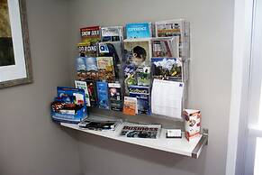 Moonlight Inn and Suites