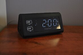 Moonlight Inn and Suites