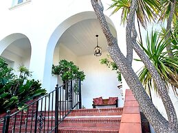 Abbey Manor Luxury Guesthouse