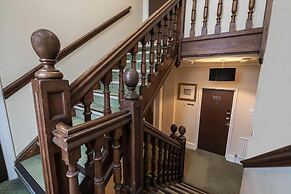 Barrington Lodge Hotel