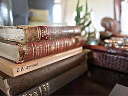 Hlosi Game Lodge - Amakhala Game Reserve