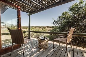 Hlosi Game Lodge - Amakhala Game Reserve