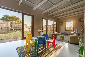 Hlosi Game Lodge - Amakhala Game Reserve