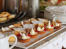 Hlosi Game Lodge - Amakhala Game Reserve