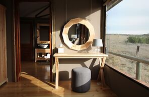 Hlosi Game Lodge - Amakhala Game Reserve