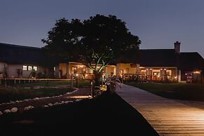 Hlosi Game Lodge - Amakhala Game Reserve