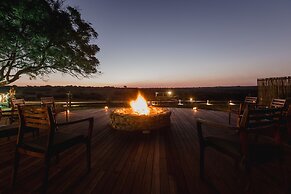 Hlosi Game Lodge - Amakhala Game Reserve