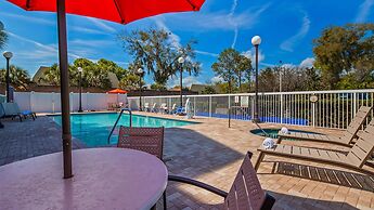 Best Western Plus Chain of Lakes Inn & Suites