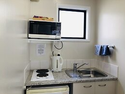 Tudor Court Motor Lodge