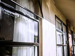 Tudor Court Motor Lodge