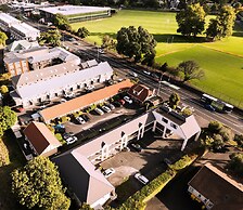 Tudor Court Motor Lodge