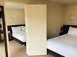 Tudor Court Motor Lodge