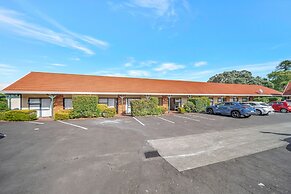 Tudor Court Motor Lodge