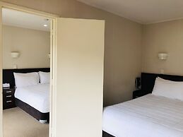 Tudor Court Motor Lodge