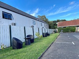 Tudor Court Motor Lodge