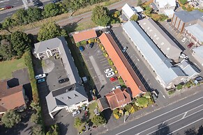 Tudor Court Motor Lodge