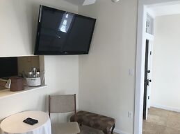 New Orleans House - Gay Men Adult Resort