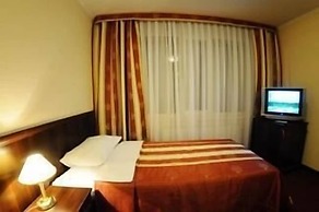 Mir Hotel In Rovno