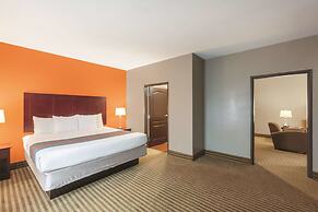 La Quinta Inn & Suites by Wyndham Houston Bush Intl Airpt E