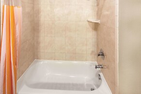 La Quinta Inn & Suites by Wyndham Houston Bush Intl Airpt E