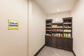 La Quinta Inn & Suites by Wyndham Houston Bush Intl Airpt E