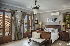 Faros Suites - Adults Only