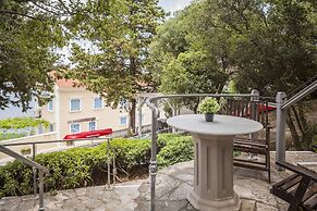 Faros Suites - Adults Only