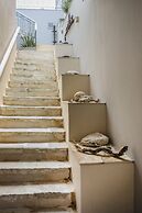 Faros Suites - Adults Only