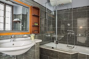 Faros Suites - Adults Only