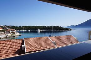 Faros Suites - Adults Only