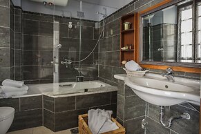 Faros Suites - Adults Only