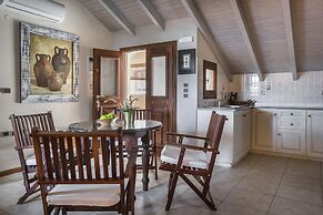 Faros Suites - Adults Only