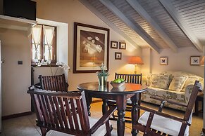 Faros Suites - Adults Only